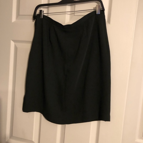 Never worn woman skirt - Picture 1 of 2